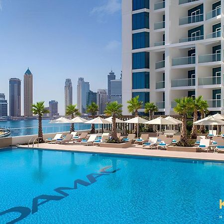 Sleek Studio In Prive With Stunning Canal View Dubai Exteriör bild